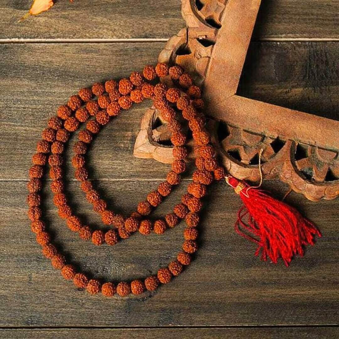 5 Mukhi Rudraksha Mala – Promotes peace, health, positivity, protection, and spiritual growth.
